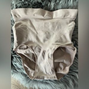 🟤Skims Shape Wear🩲